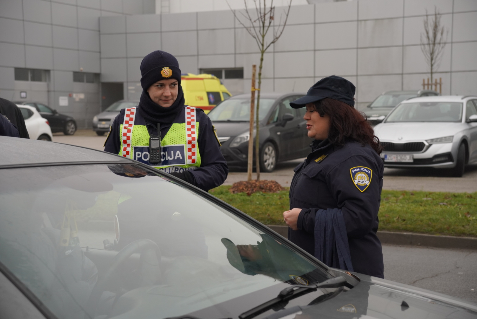 policija akcija vozači ilustracija (34)