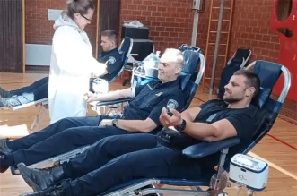 policija – darivanje krvi (2) policija – darivanje krvi (2)