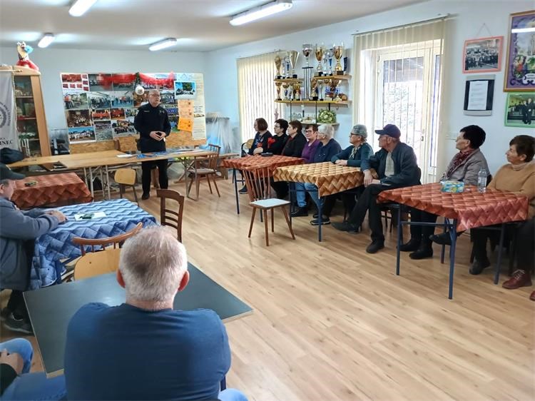 policija edukacija (1)