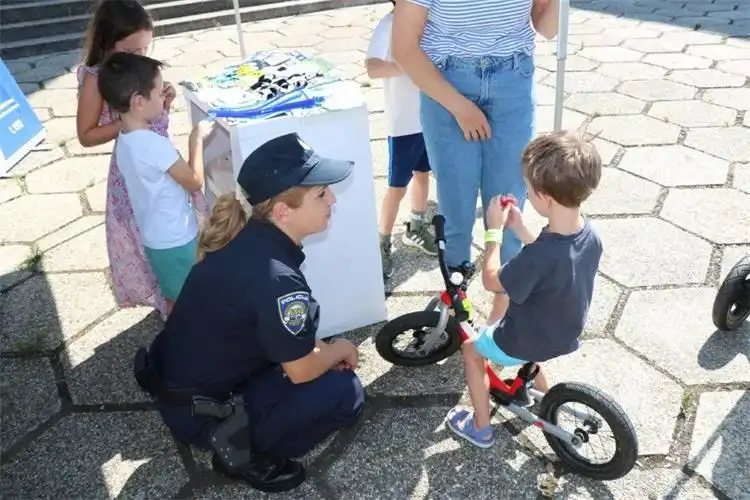 policijske preventivke (13) policijske preventivke (13)