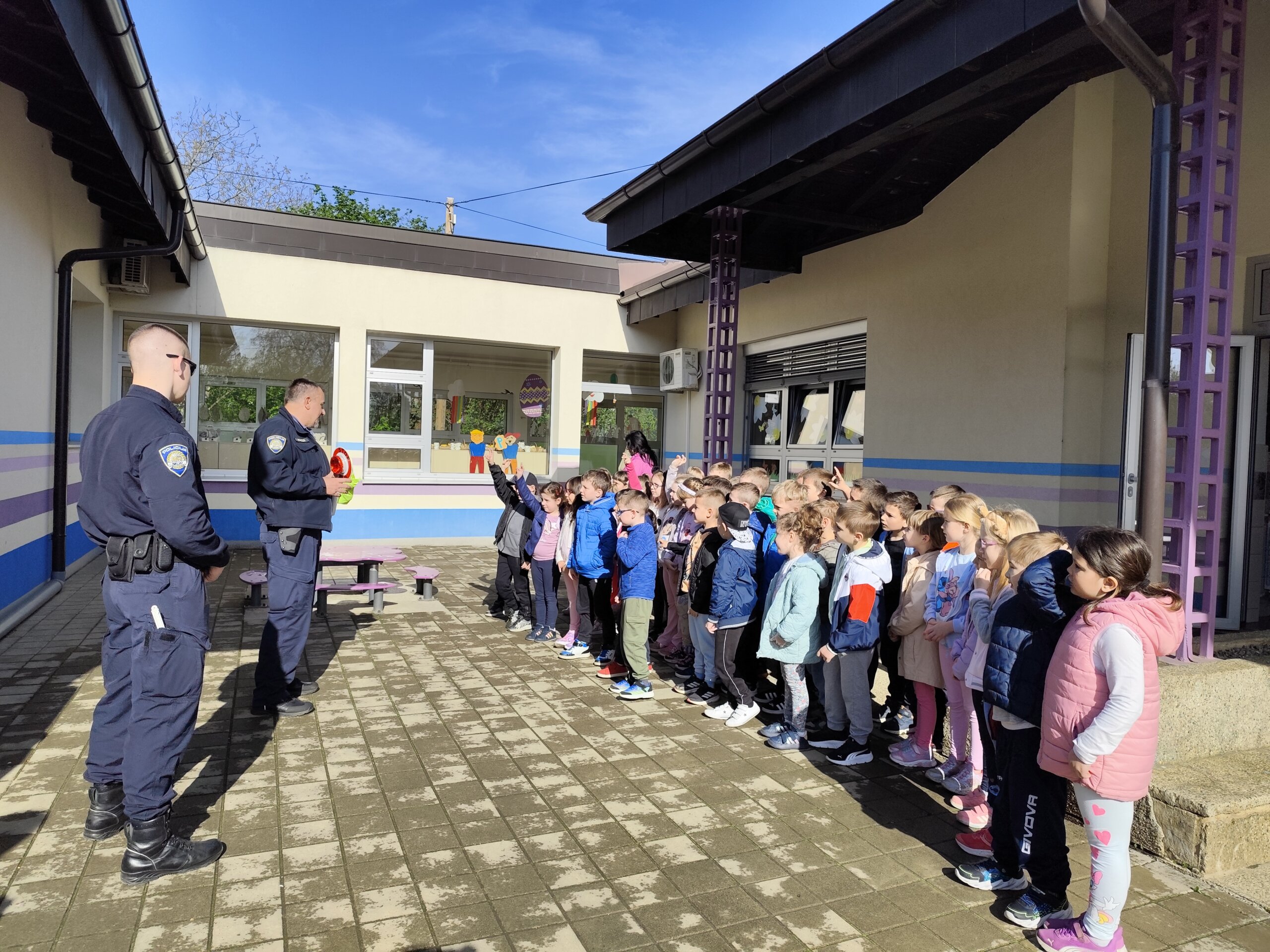 posjet policije vrtiću zvončić i lastavica (3)