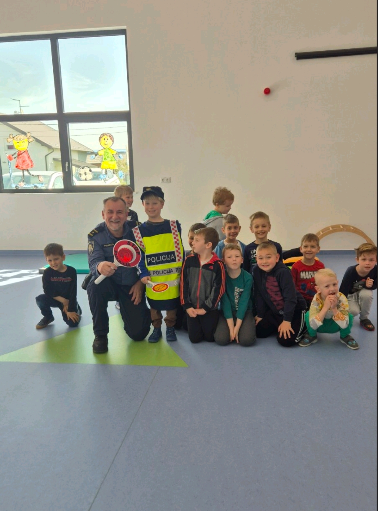 posjet policije vrtiću zvončić i lastavica (5)