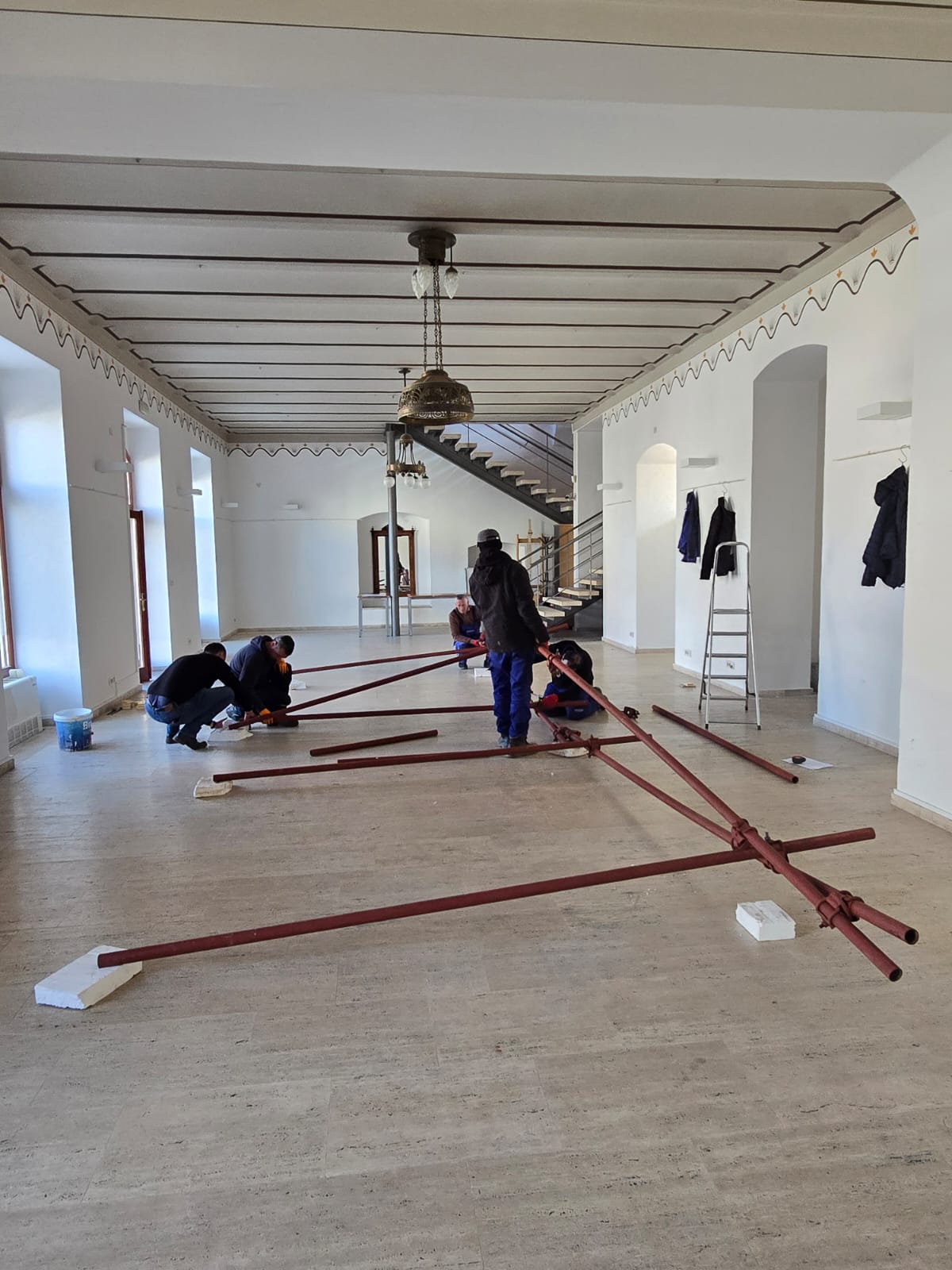 postavljanje izložbe ‘Čakovec između ‘stvarnosti i sna (5)