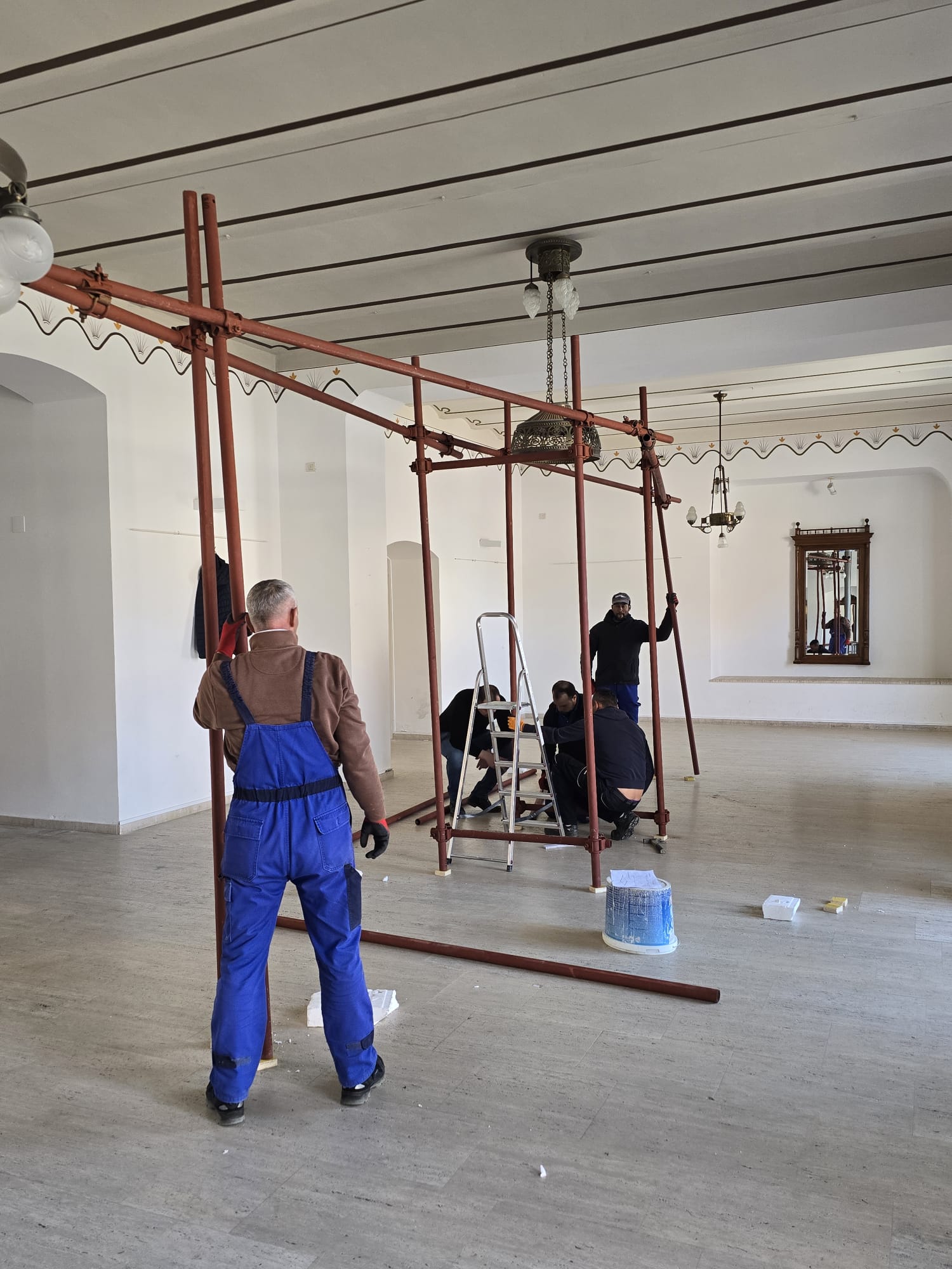 postavljanje izložbe ‘Čakovec između ‘stvarnosti i sna (6)