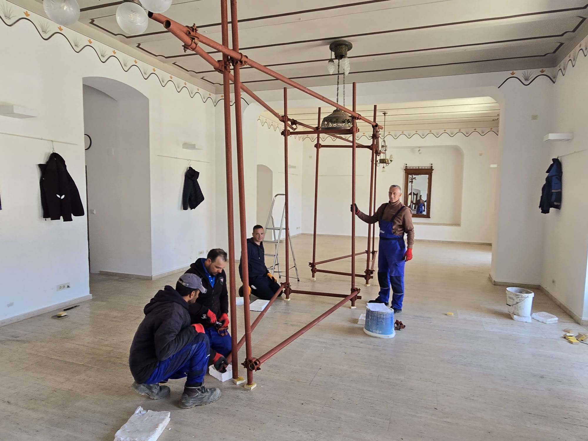 postavljanje izložbe ‘Čakovec između ‘stvarnosti i sna (7)