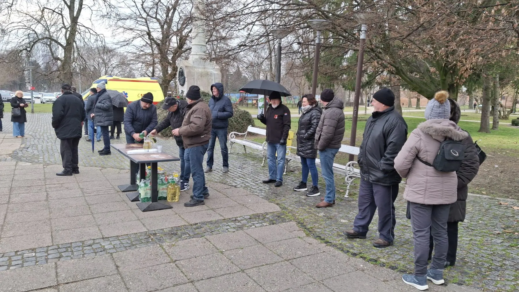 potpisivanje peticije za smjenu hrena, bolnica,čakovec (8)