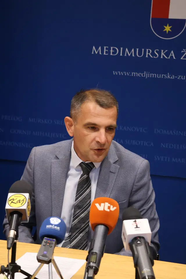 potpisivanje, sveti martin na muri, sportska dvorana, školska dvorana, međimurska županija (13)