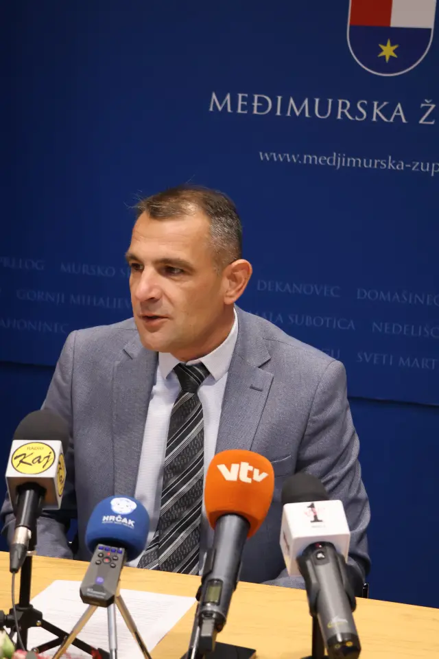 potpisivanje, sveti martin na muri, sportska dvorana, školska dvorana, međimurska županija (14)