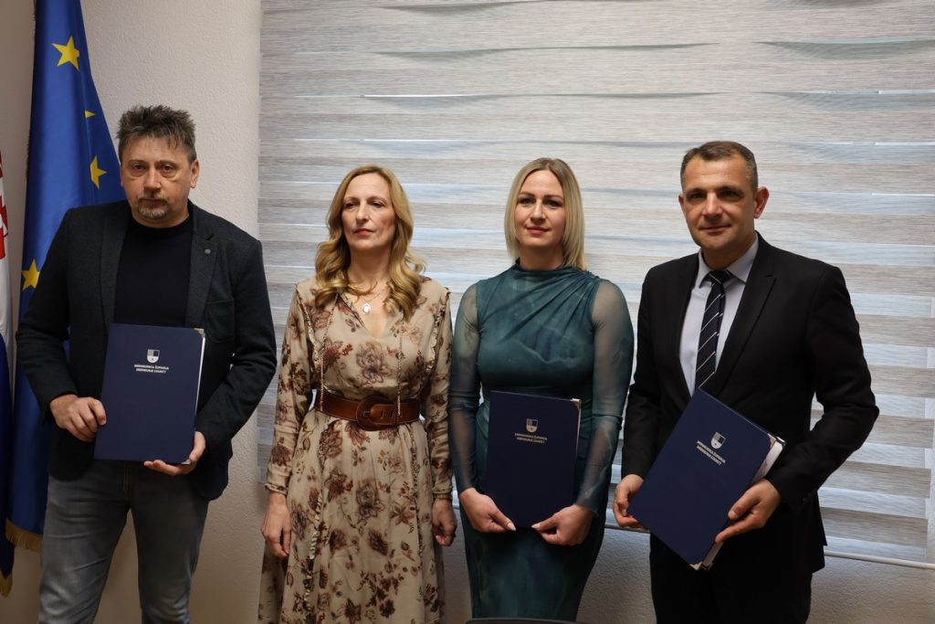 potpisivanje ugovora, Orehovica, ambulanta (13)