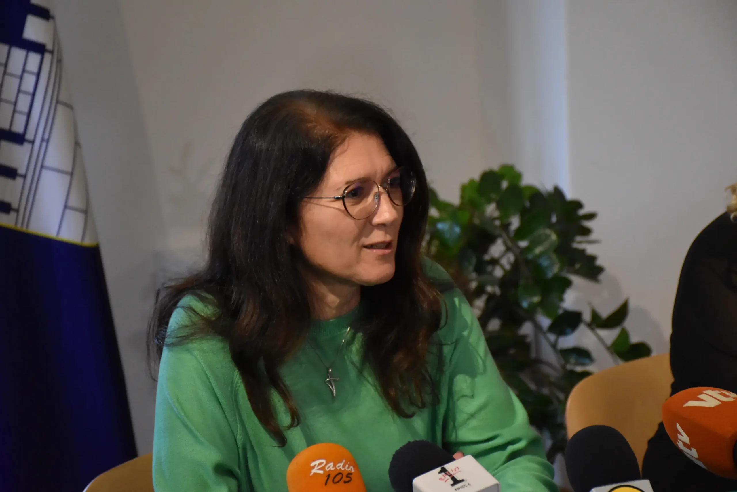 potpisivanje ugovora, parkiralište,matija posavec,ljerka cividini,maša hrustek sobočan (4) potpisivanje ugovora, parkiralište,matija posavec,ljerka cividini,maša hrustek sobočan (4)