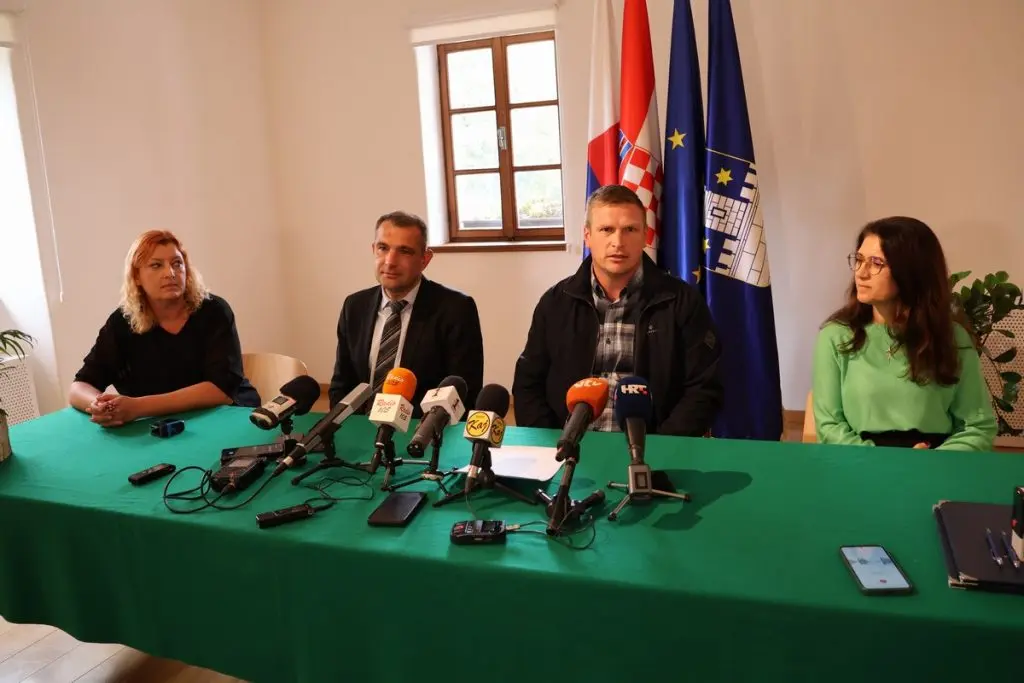 potpisivanje ugovora uređenje parkirališta (11)