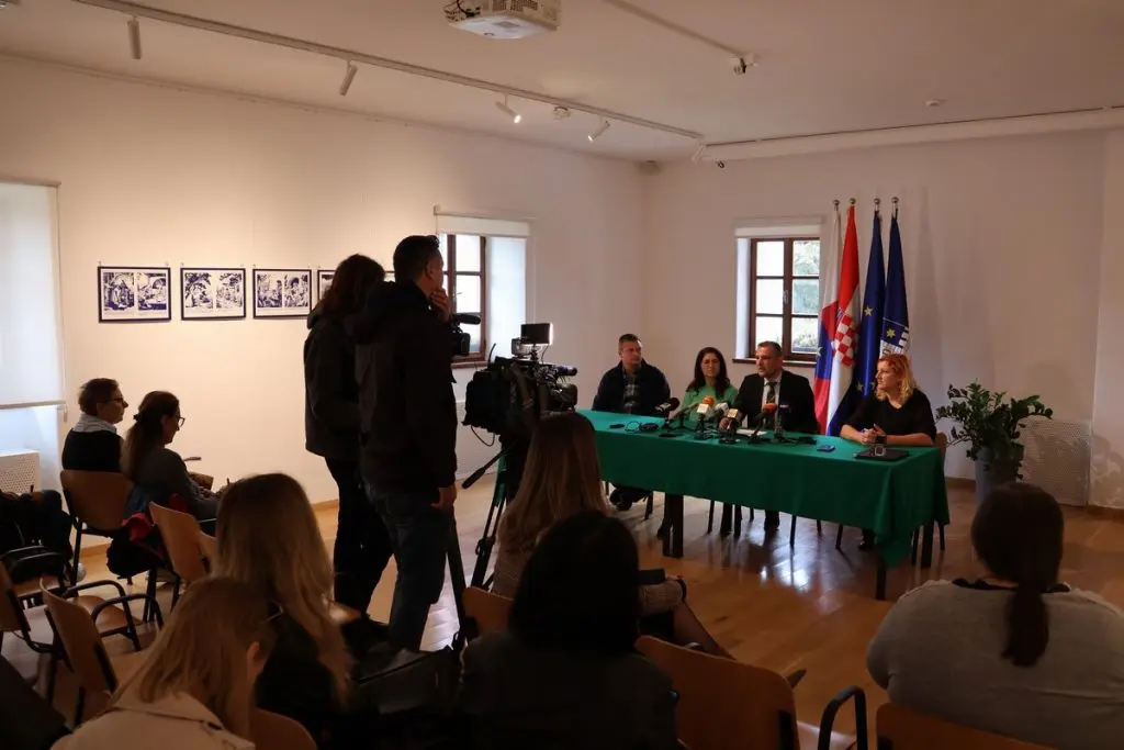 potpisivanje ugovora uređenje parkirališta (7)