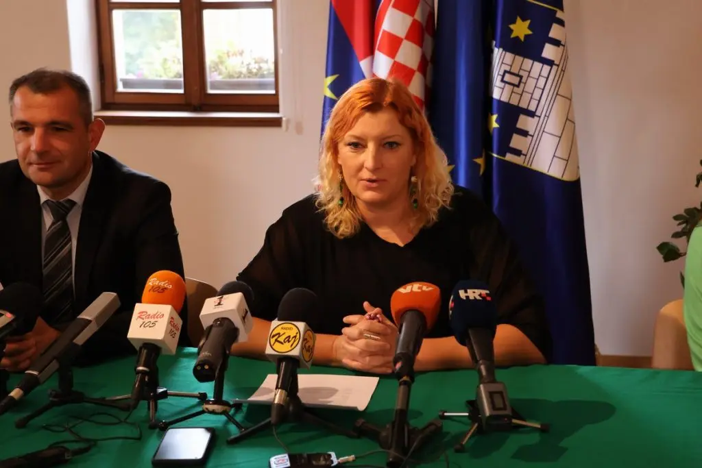 potpisivanje ugovora uređenje parkirališta (9)