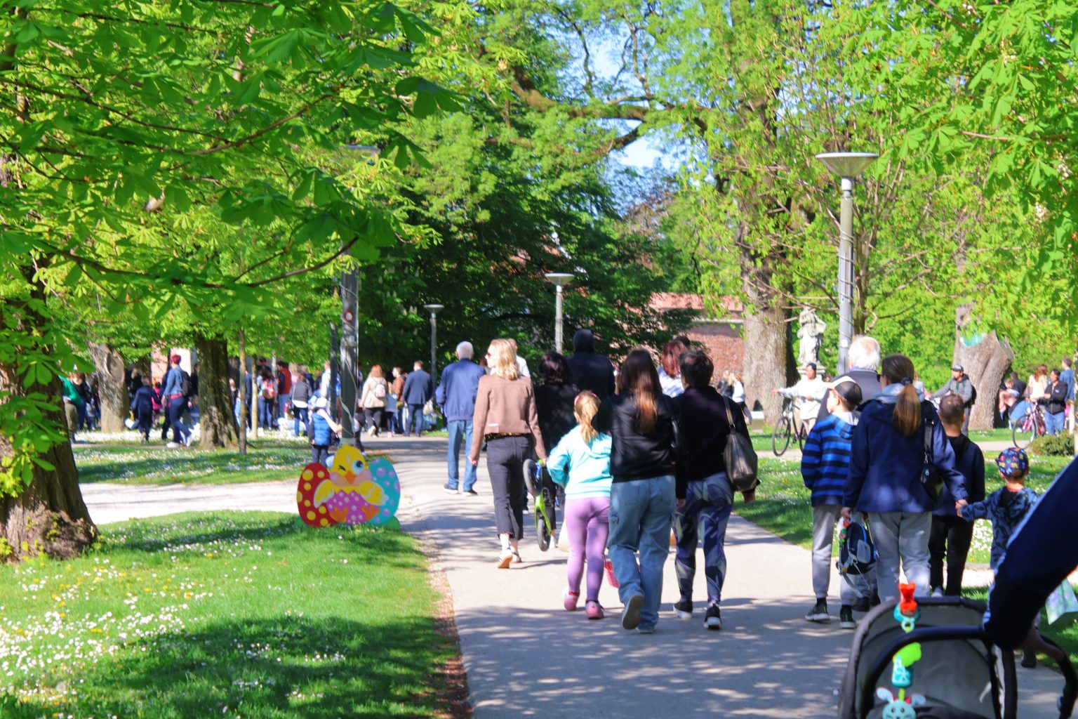 potraga za uskrsnim jajima,lov na pisanice, čakovec 2025 (1)