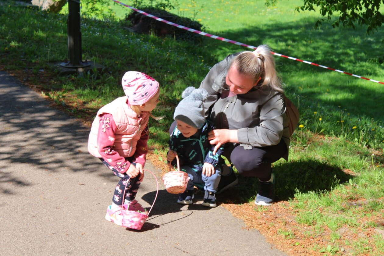 potraga za uskrsnim jajima,lov na pisanice, čakovec 2025 (21)