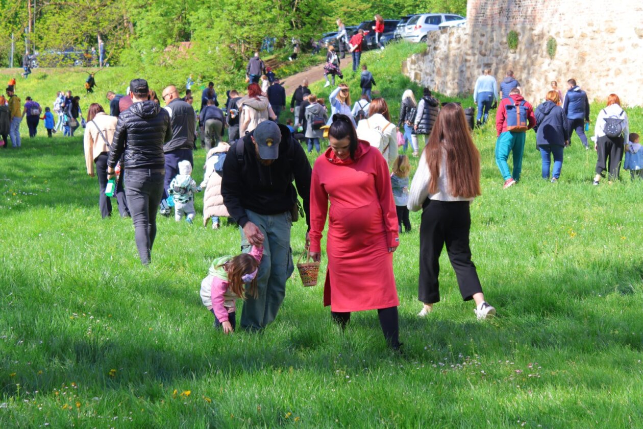 potraga za uskrsnim jajima,lov na pisanice, čakovec 2025 (33)