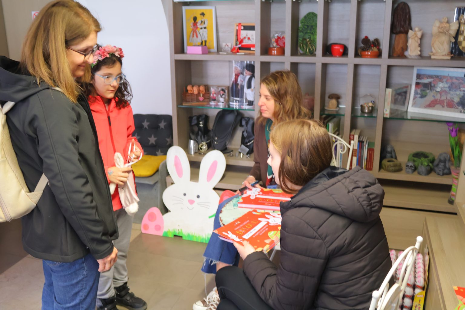 potraga za uskrsnim jajima,lov na pisanice, čakovec 2025 (42) potraga za uskrsnim jajima,lov na pisanice, čakovec 2025 (42)