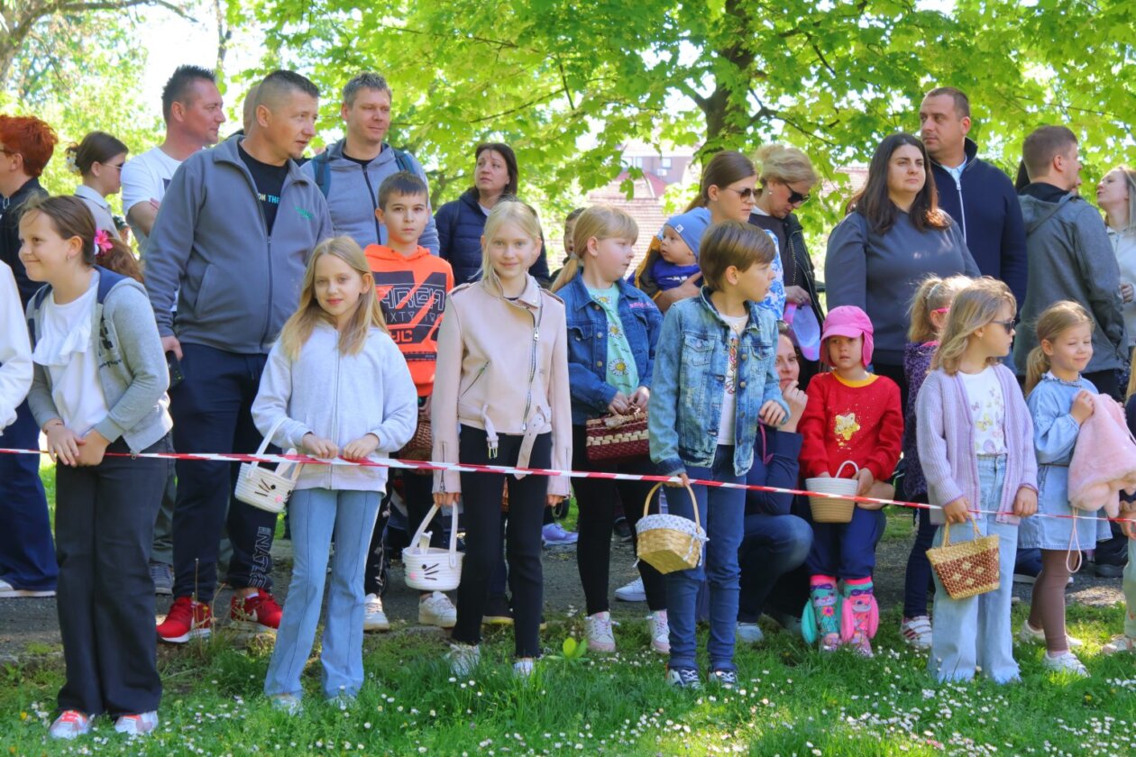 potraga za uskrsnim jajima,lov na pisanice, čakovec 2025 (8)