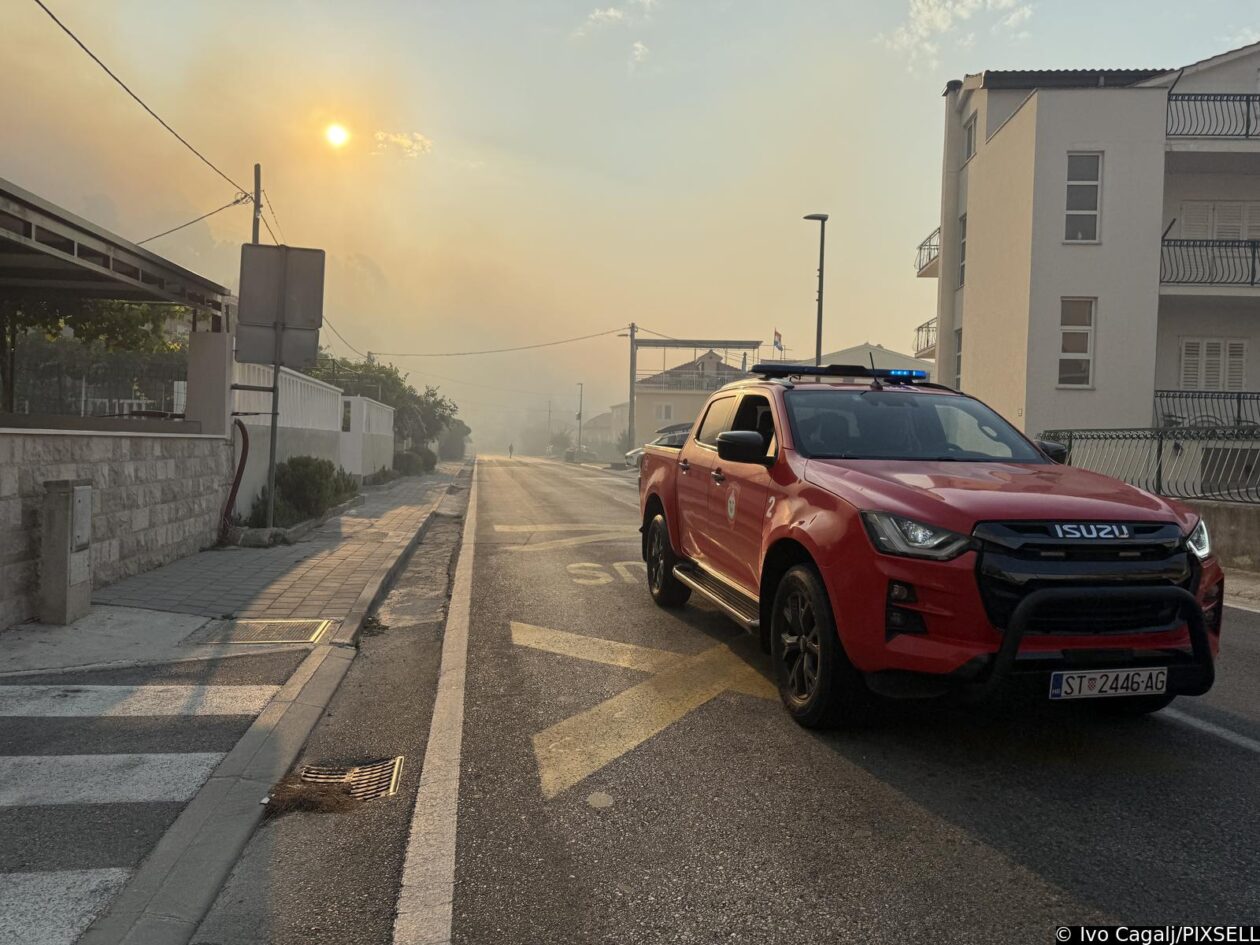 Veliki požar iznad Krila Jesenice