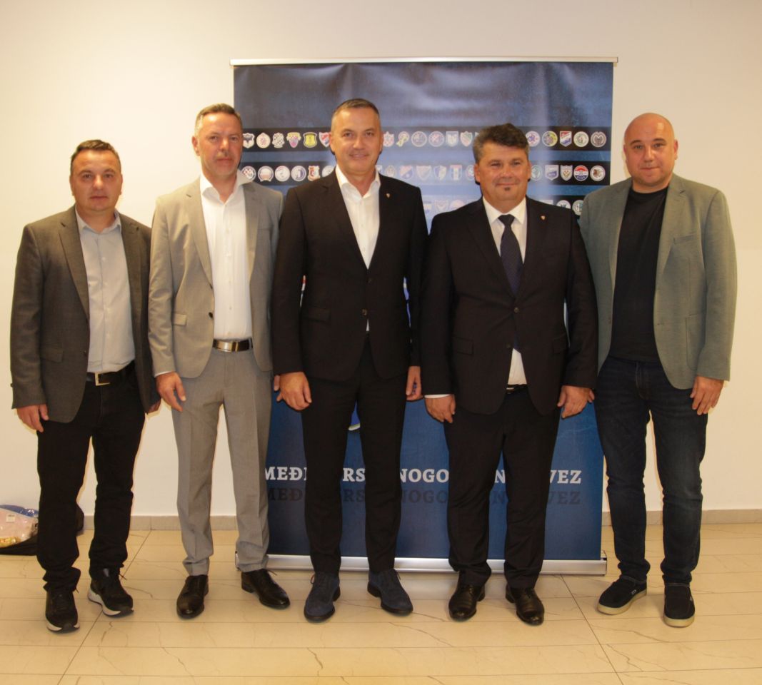 predsjednik i tri dopredsjednika mns