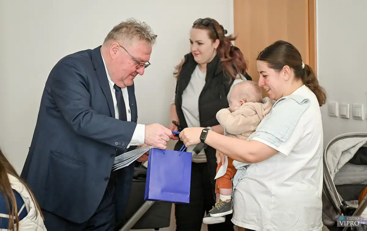 prelog,kolarek,novorođenčad (13) prelog,kolarek,novorođenčad (13)