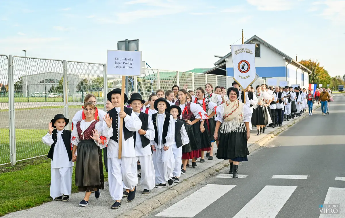 priločki folklorni susreti (1)
