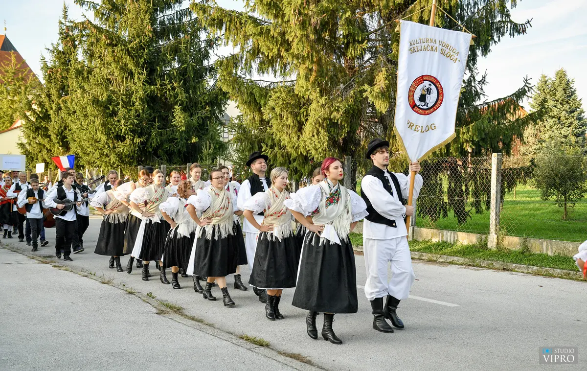 priločki folklorni susreti (10)