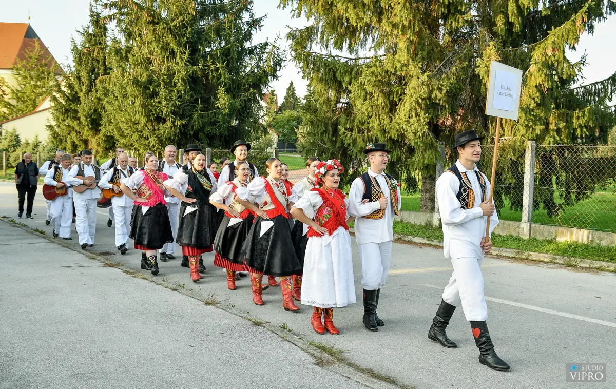 priločki folklorni susreti (13)