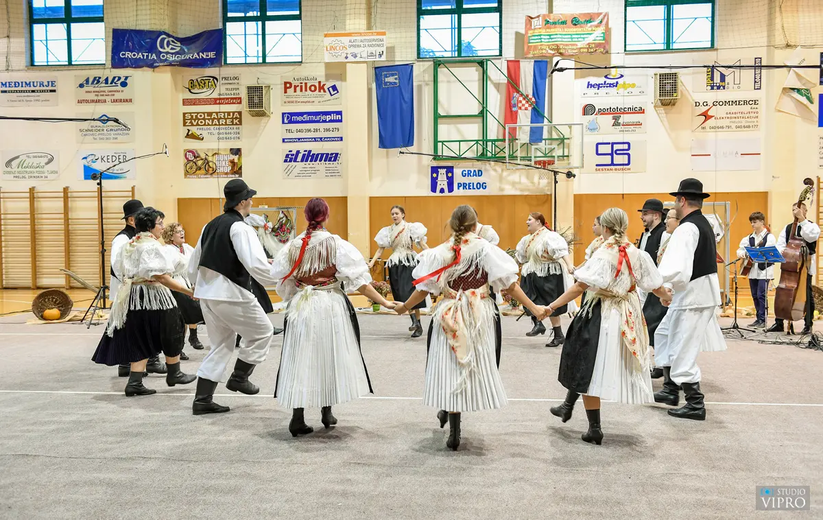 priločki folklorni susreti (16)