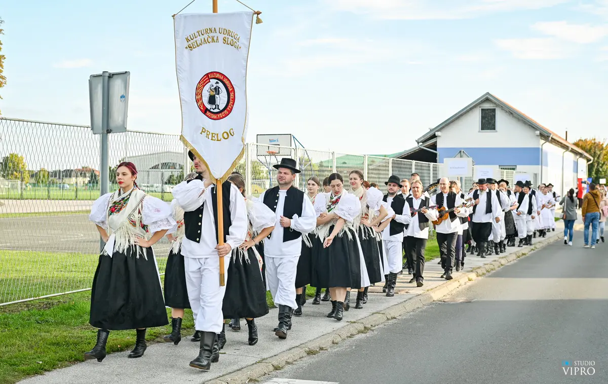 priločki folklorni susreti (2)
