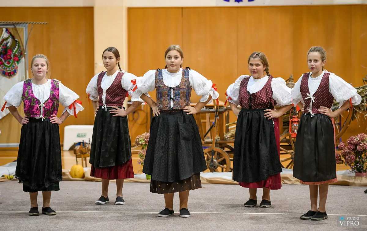 priločki folklorni susreti (30)