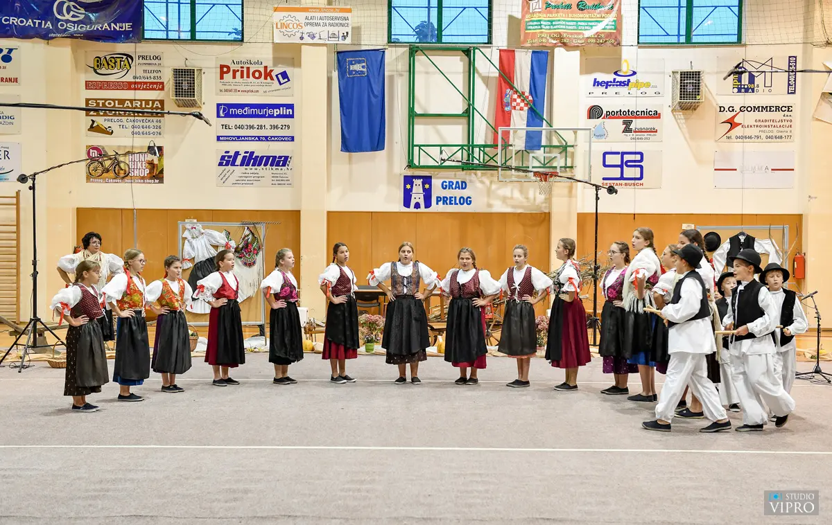 priločki folklorni susreti (32)