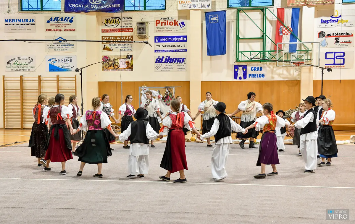 priločki folklorni susreti (33)