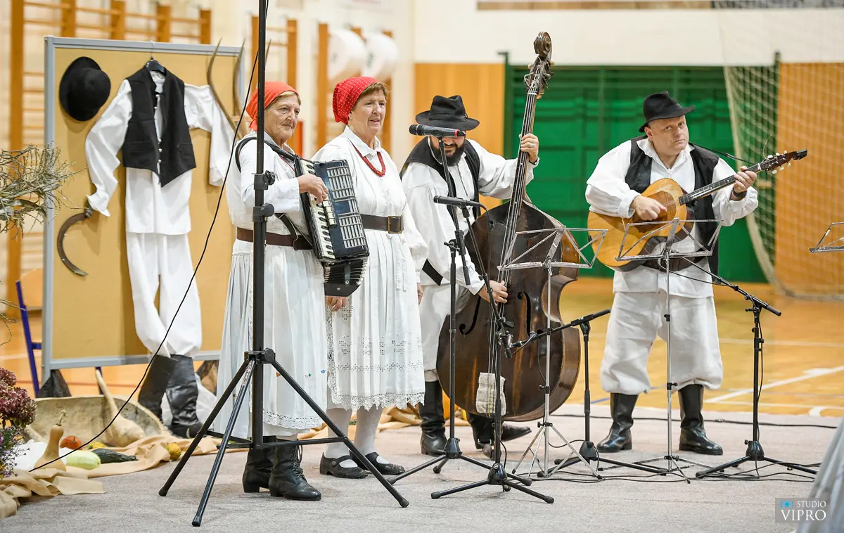 priločki folklorni susreti (36)