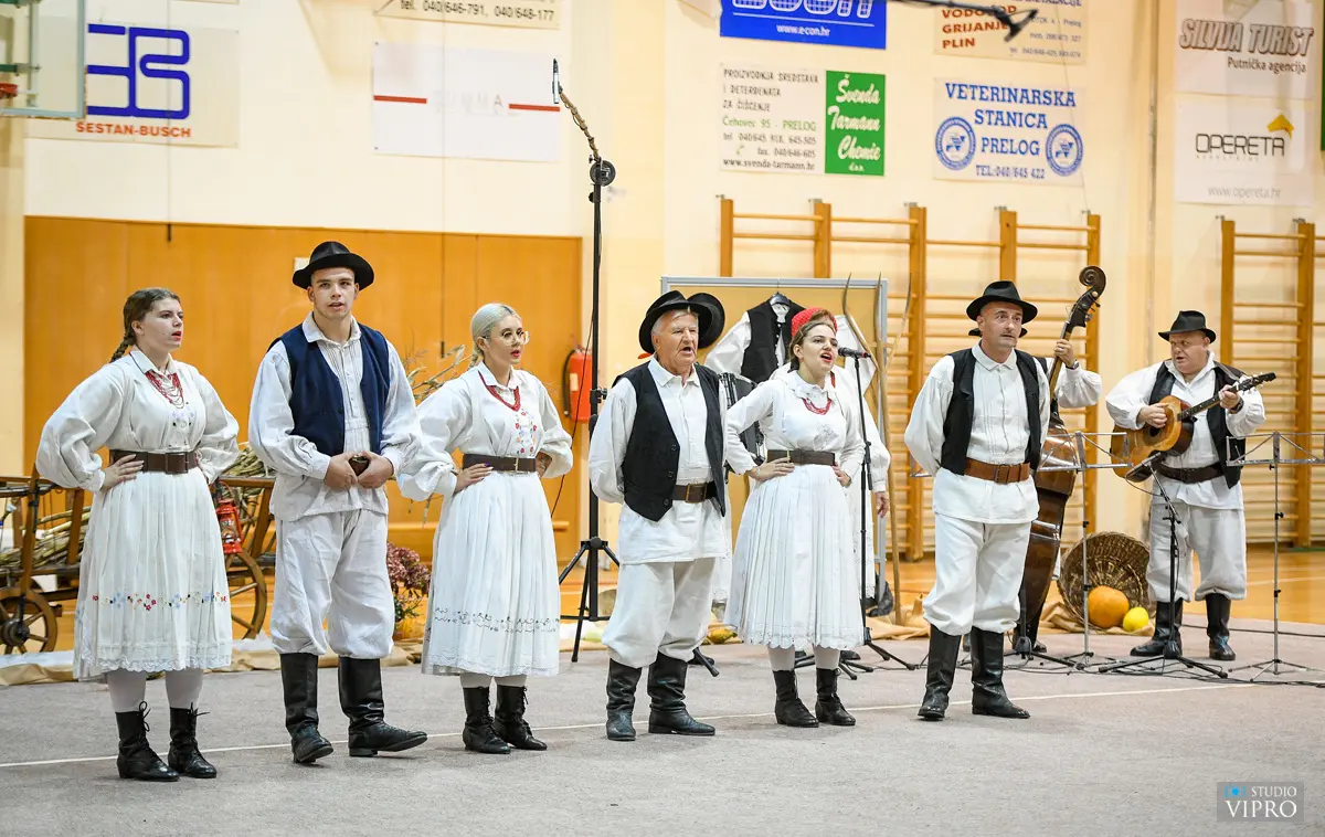 priločki folklorni susreti (37)