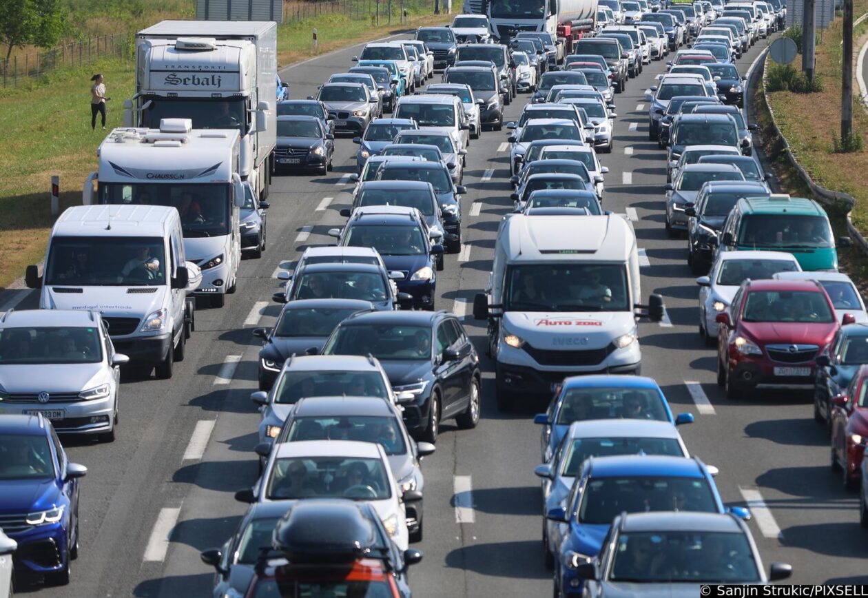 Zagreb: Velika gužva na naplatnoj postaji Lučko