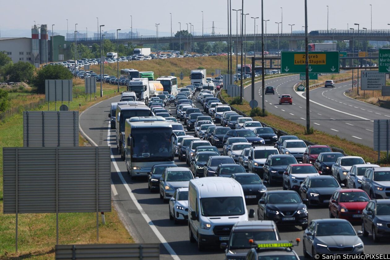 Zagreb: Velika gužva na naplatnoj postaji Lučko