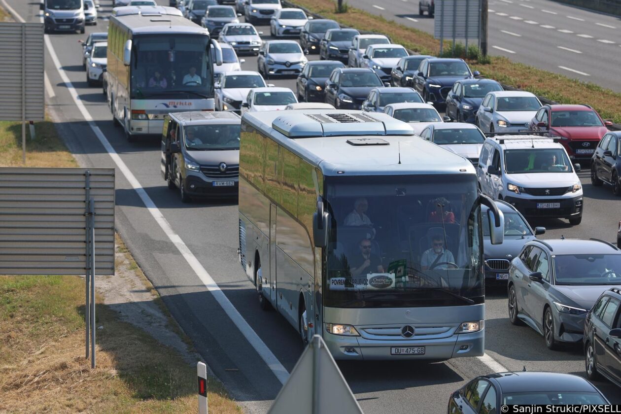 Zagreb: Velika gužva na naplatnoj postaji Lučko
