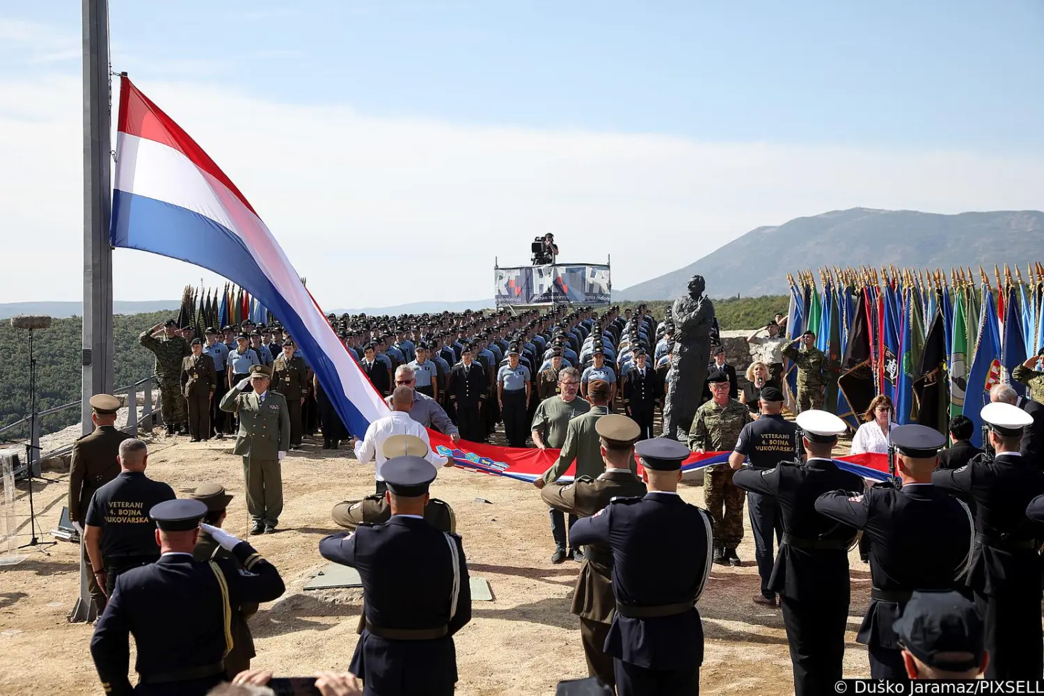 proslava Oluje, Knin, zastava,vojnici,andrej plenković,zoran milanović (3) proslava Oluje, Knin, zastava,vojnici,andrej plenković,zoran milanović (3)