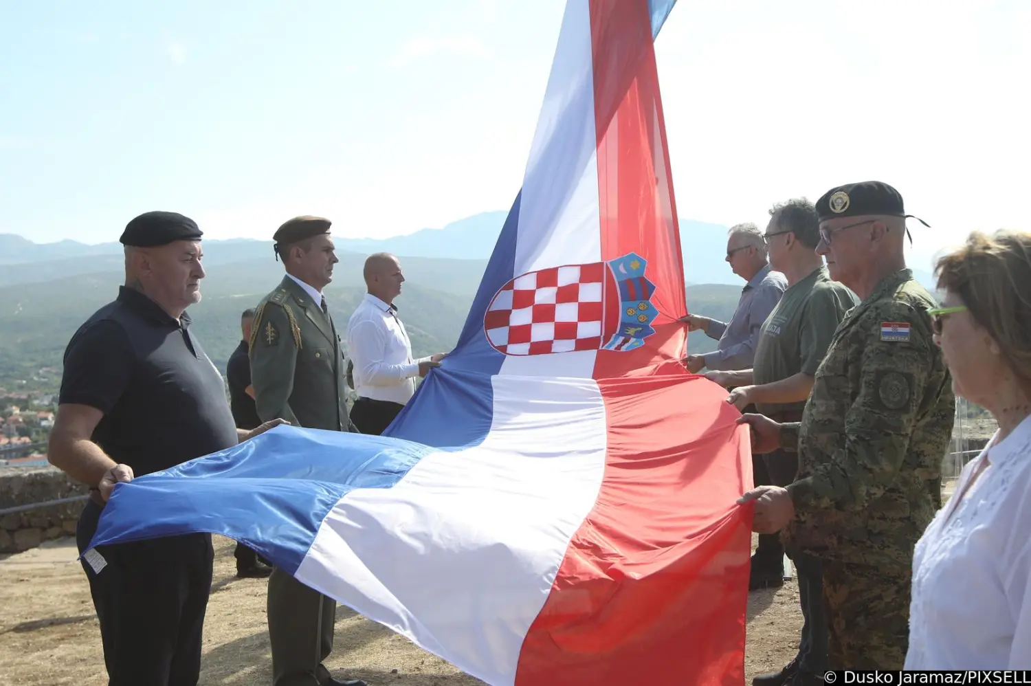 proslava Oluje, Knin, zastava,vojnici,andrej plenković,zoran milanović (5) proslava Oluje, Knin, zastava,vojnici,andrej plenković,zoran milanović (5)