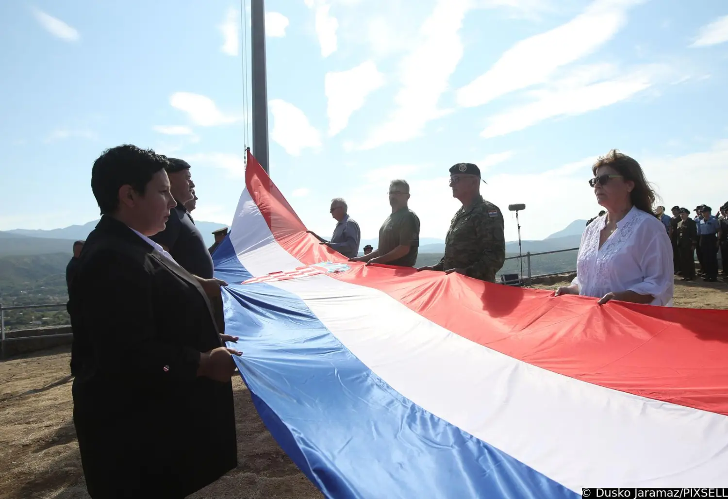 proslava Oluje, Knin, zastava,vojnici,andrej plenković,zoran milanović (6) proslava Oluje, Knin, zastava,vojnici,andrej plenković,zoran milanović (6)