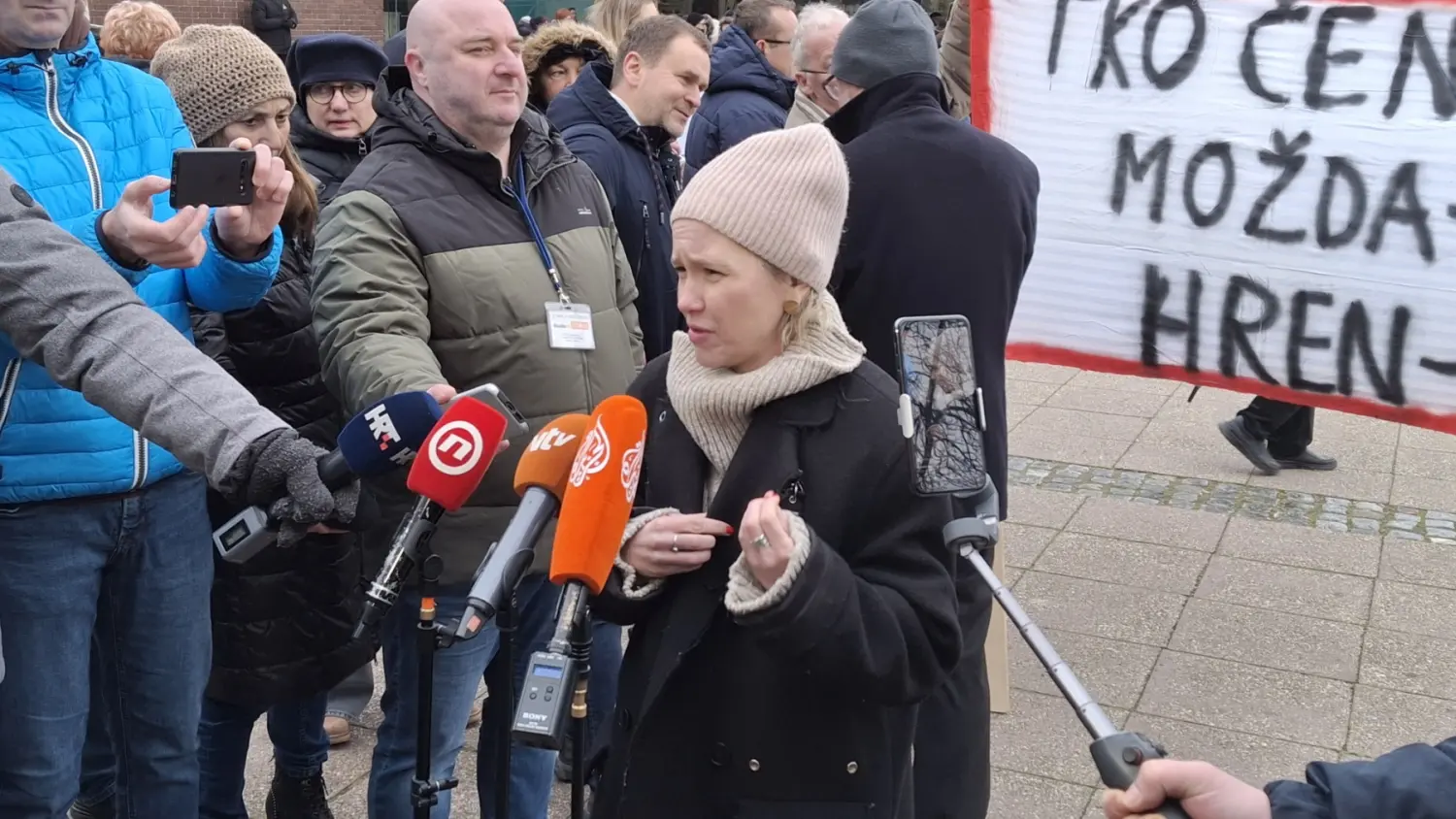 prosvjed 8 2 2025, bolnica (18) prosvjed 8 2 2025, bolnica (18)