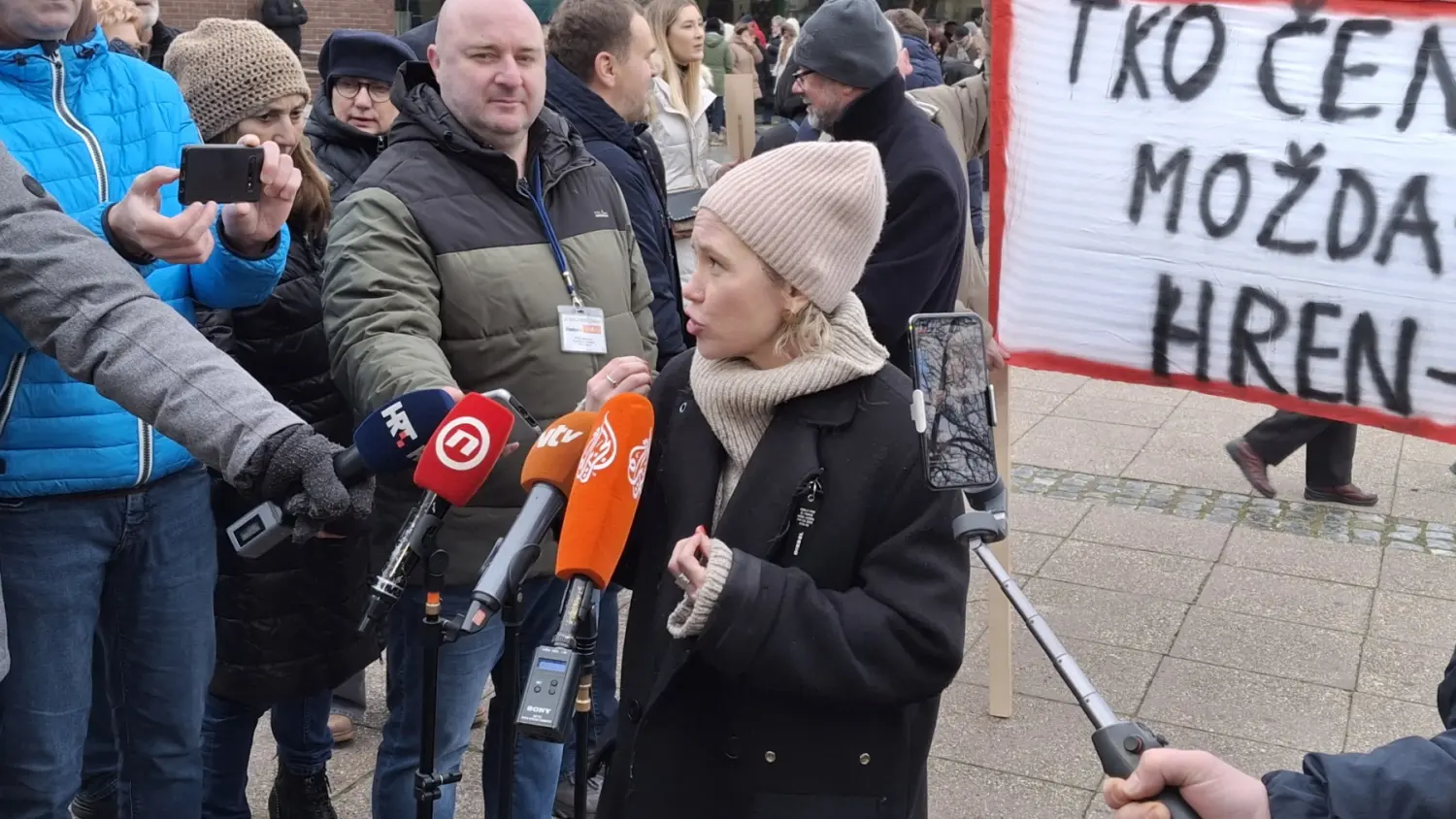 prosvjed 8 2 2025, bolnica (3) prosvjed 8 2 2025, bolnica (3)