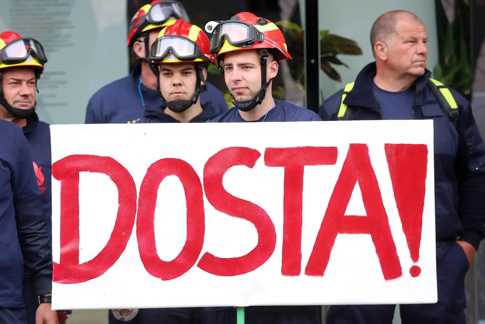 prosvjed vatrogasaca, zagreb (2) prosvjed vatrogasaca, zagreb (2)