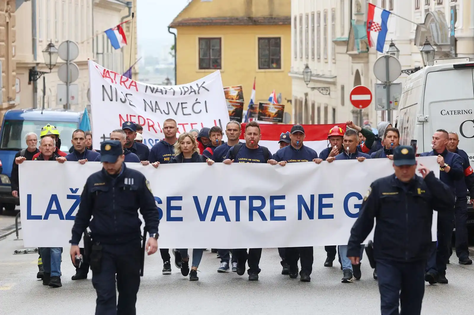 prosvjed vatrogasaca, zagreb (25) prosvjed vatrogasaca, zagreb (25)