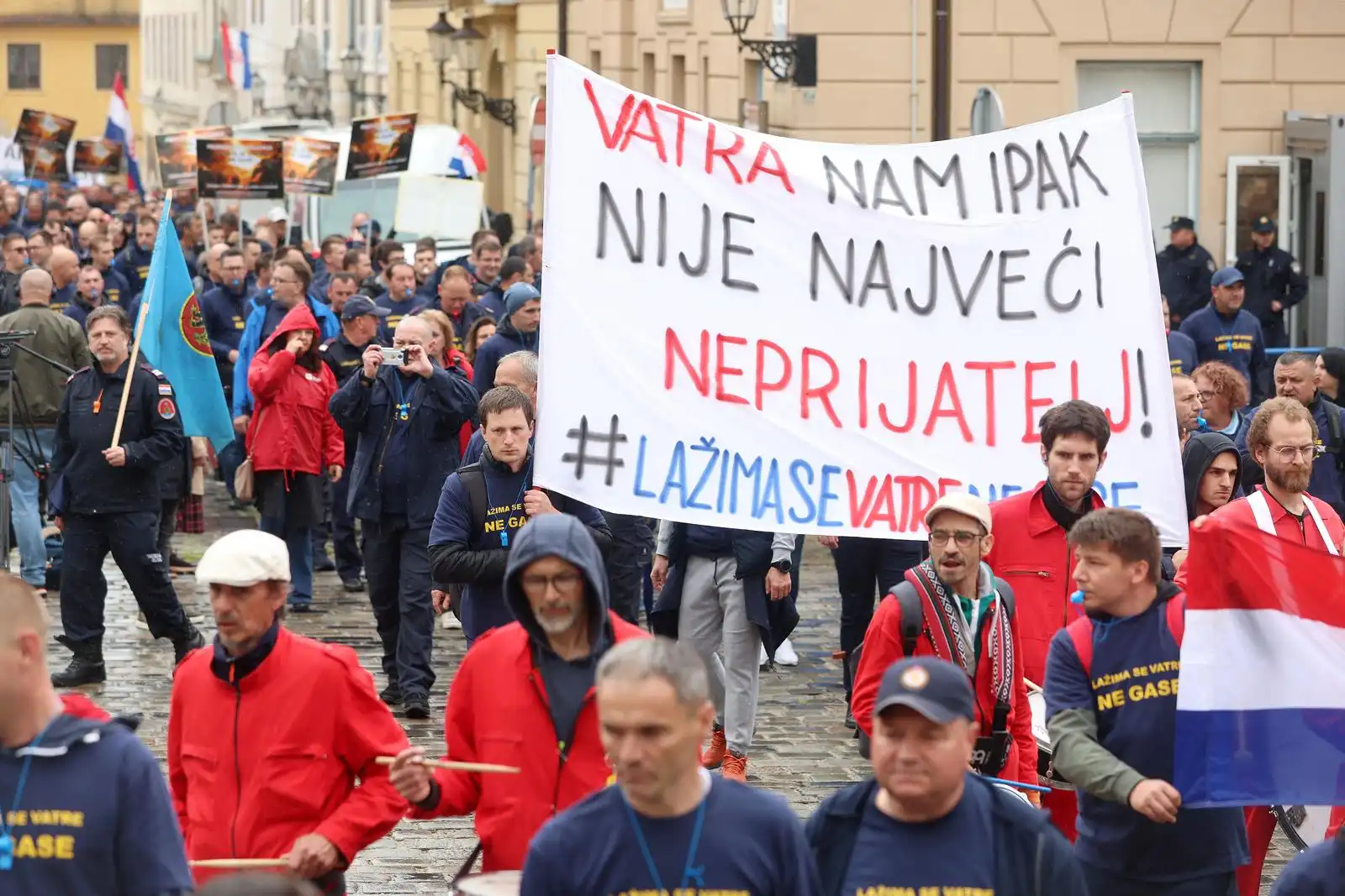 prosvjed vatrogasaca, zagreb (28) prosvjed vatrogasaca, zagreb (28)