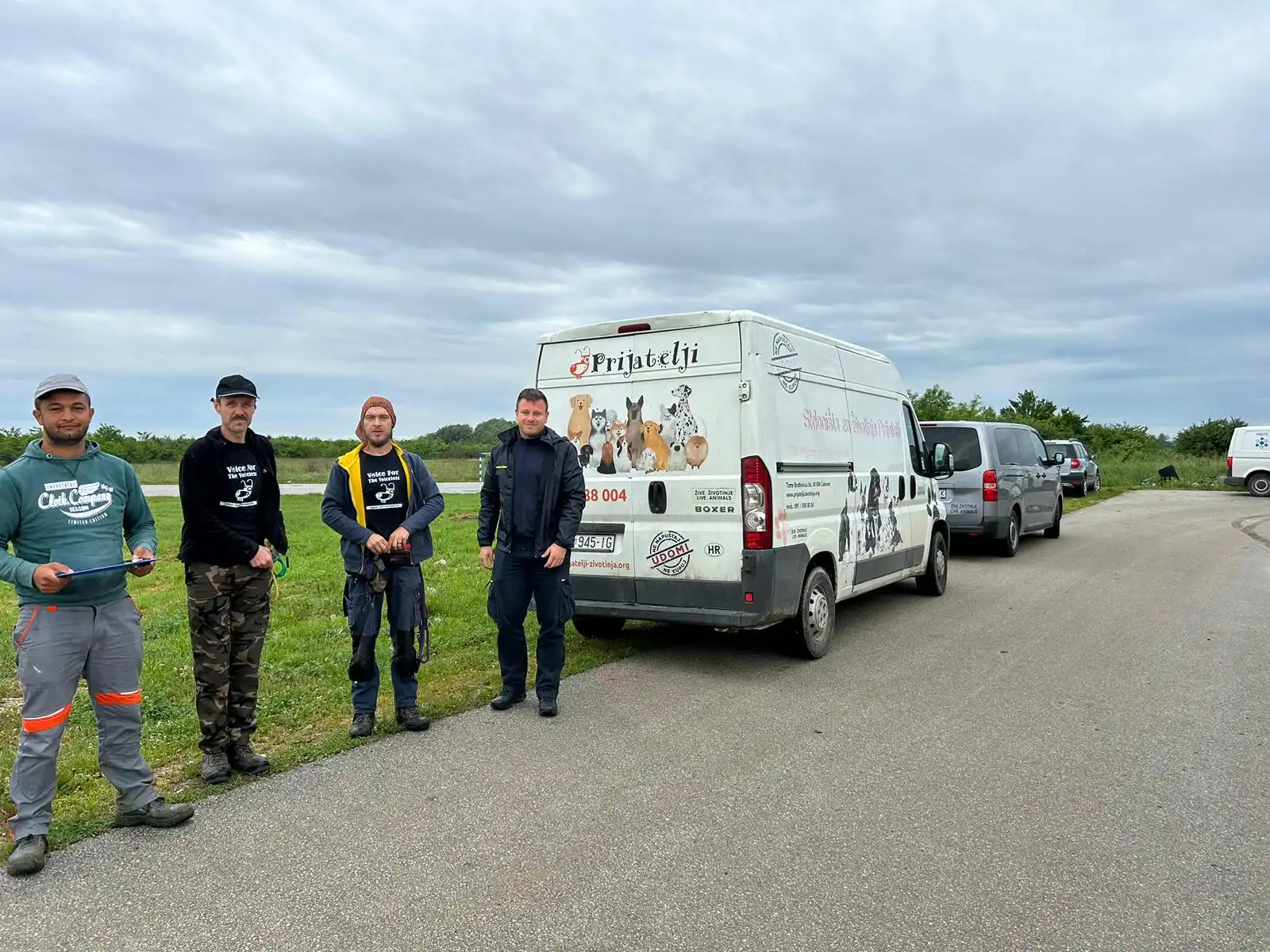 psi, azil, romska naselja (29)