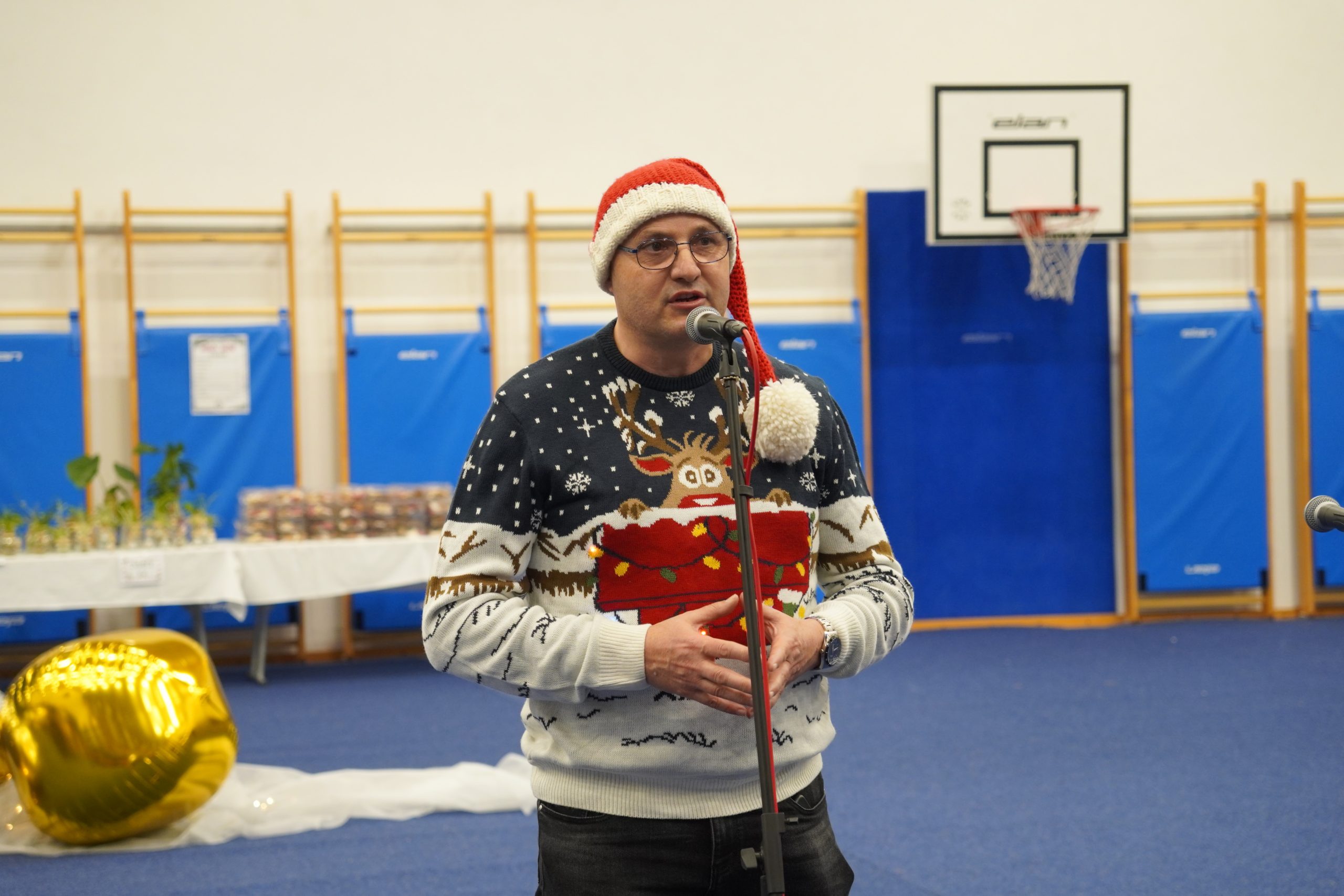 ravnatelj Josip Šipek božićna priredba OŠ Strahoninec (3) ravnatelj Josip Šipek božićna priredba OŠ Strahoninec (3)