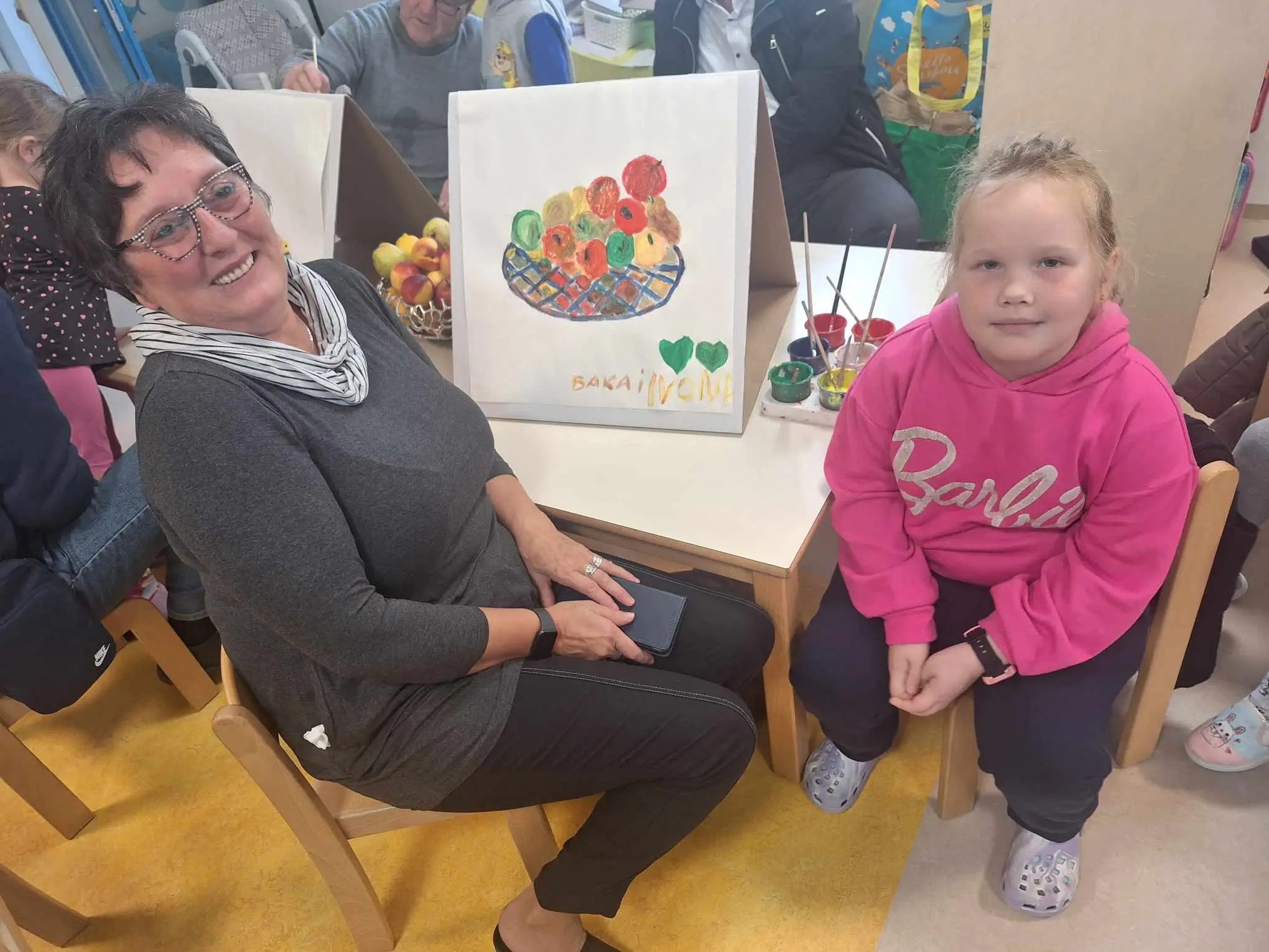 Likovna radionica s bakama i djedovima u DV ‘Maslačak’ povodom Međunarodnog dana starijih osoba (1)
