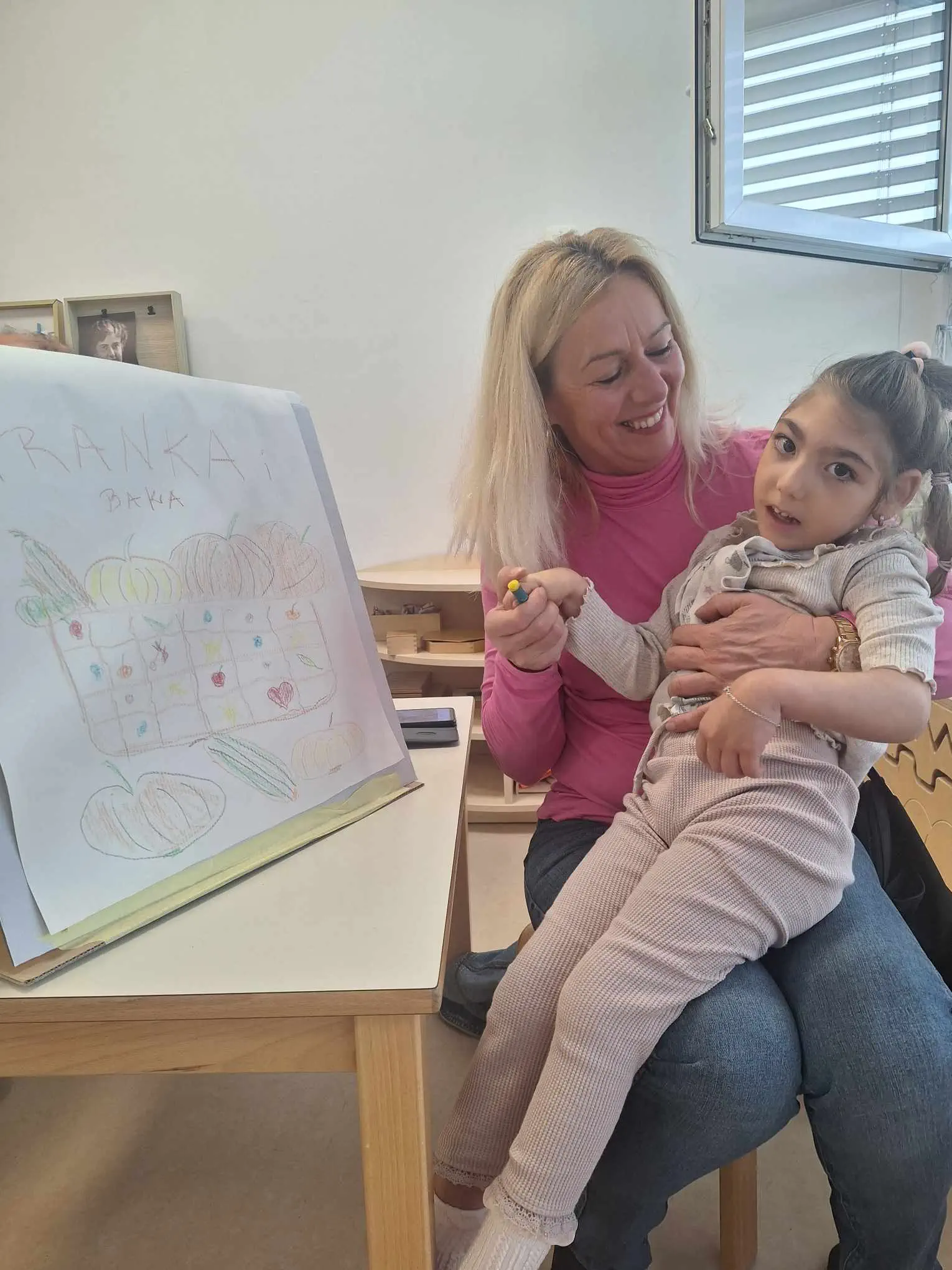 Likovna radionica s bakama i djedovima u DV ‘Maslačak’ povodom Međunarodnog dana starijih osoba (1)